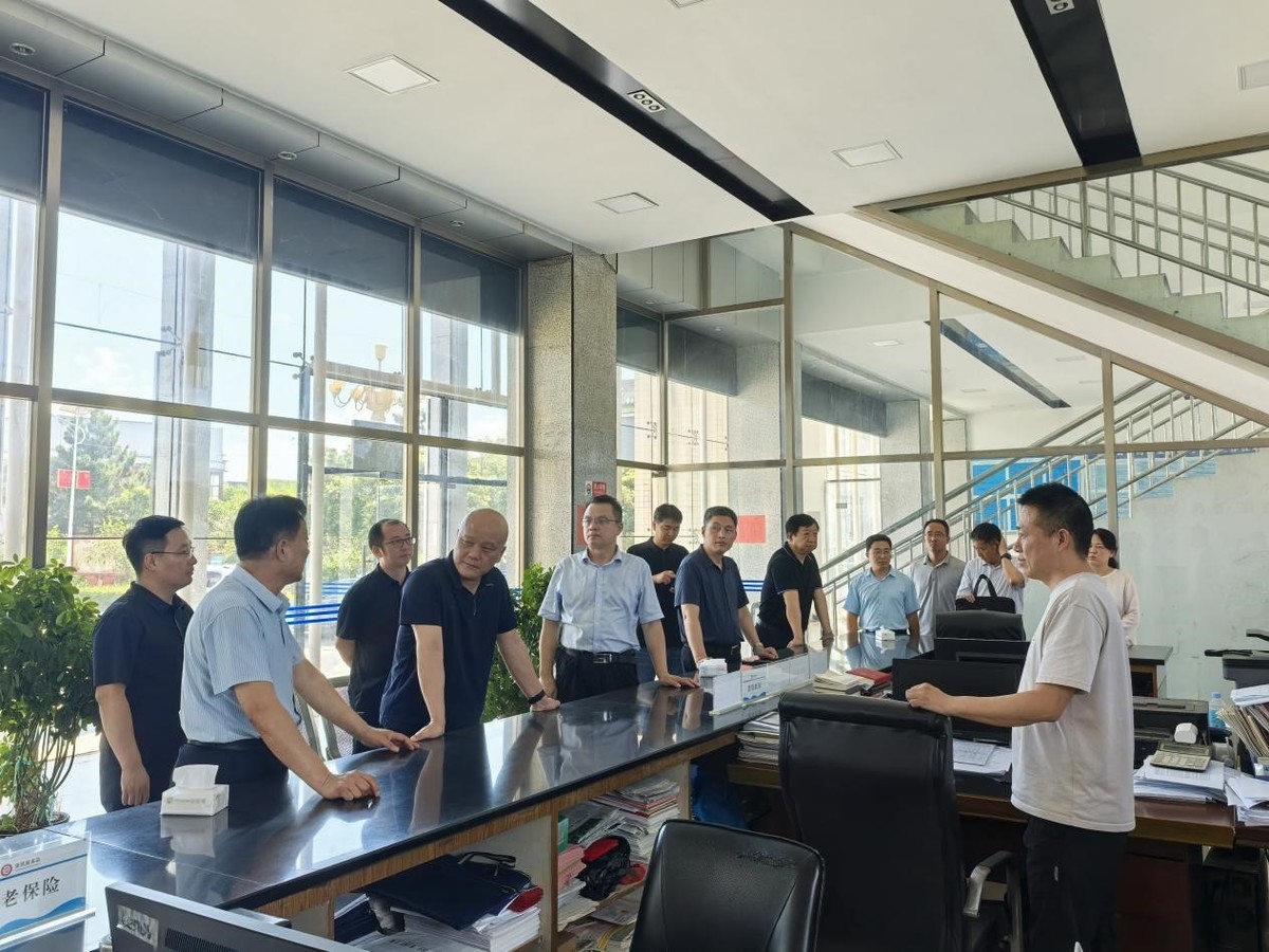 孔剑君到信阳市调研群众身边不正之风和腐败问题集中整治、村集体经济发展等工作